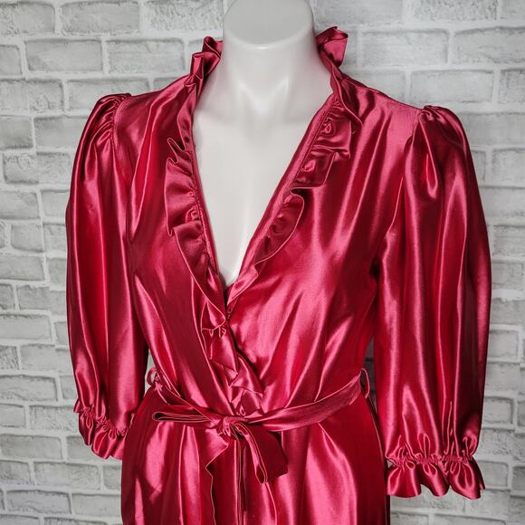 Vintage Red Nylon Ruffle Edge Robe, size Small - Picture 4 of 7